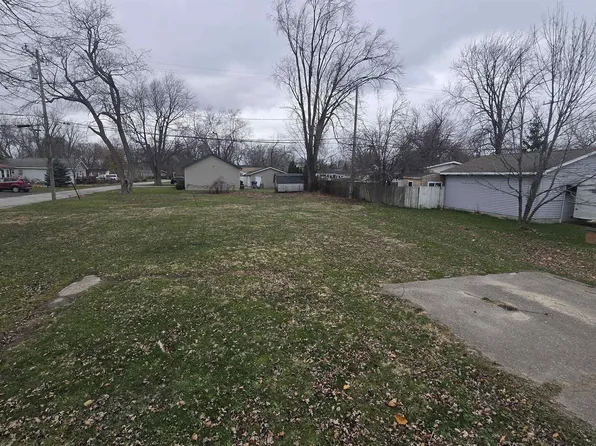 5901 Lakeview St, Newport, MI 48166