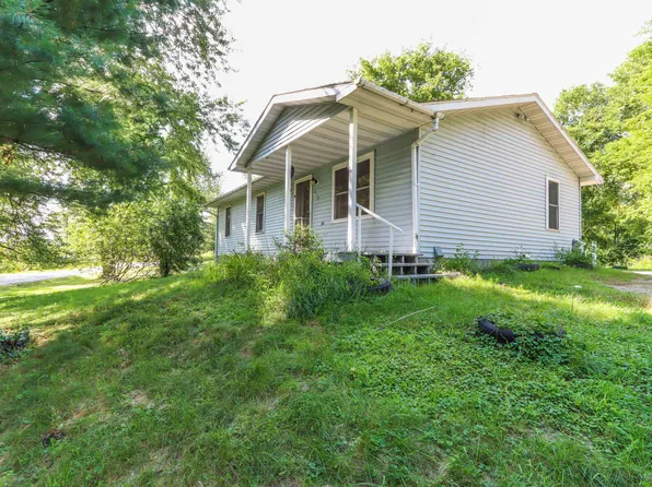 614 Elm St, Waupaca, WI 54981