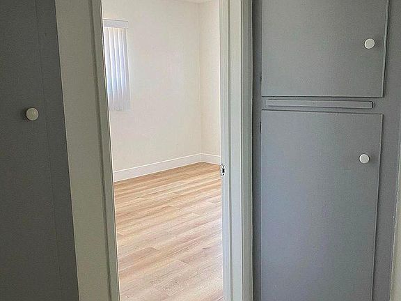 4th image of 17988 Kenwood Pl