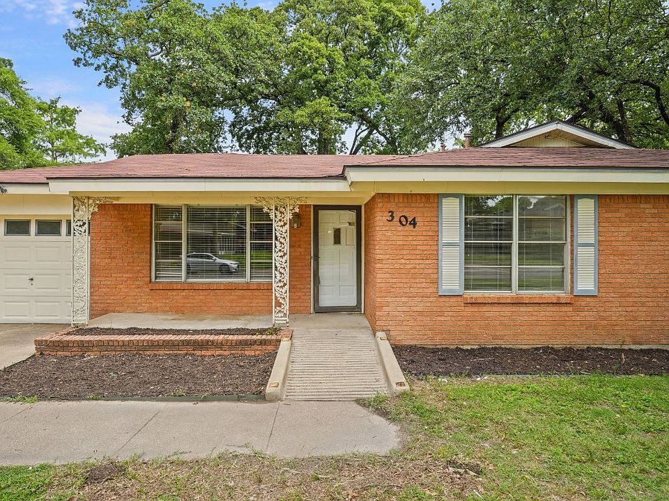1st image of 304 W Cheryl Ave