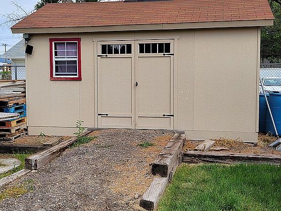 nice storage shed