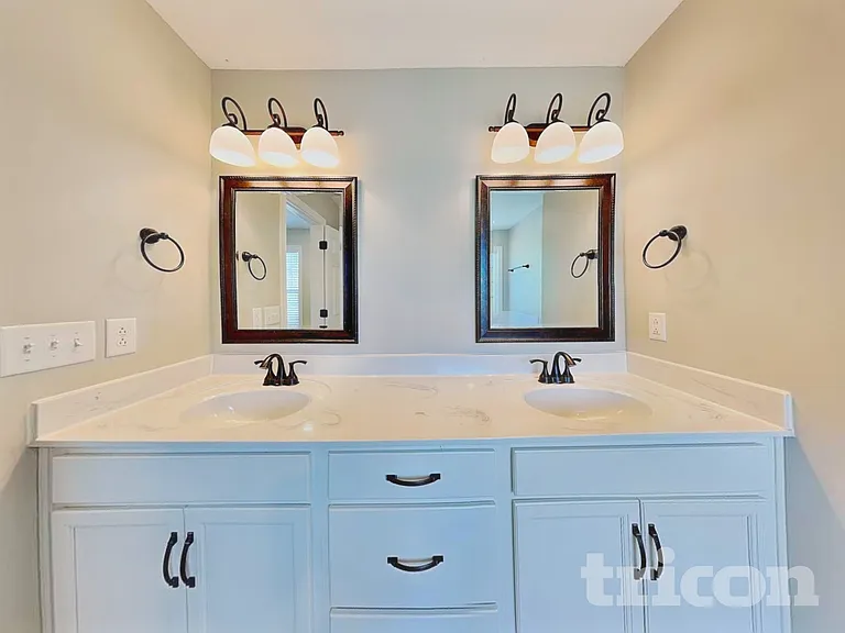 129 Bonnell Dr — Photo 8