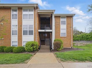 1929 Greenpoint Dr APT 301, Saint Louis, MO