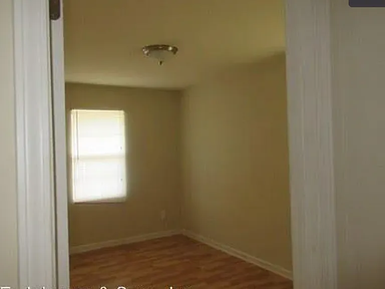 1626 N Chestnut St — Photo 13