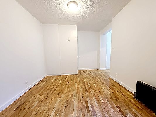 5th image of 1 E 213th St #10A