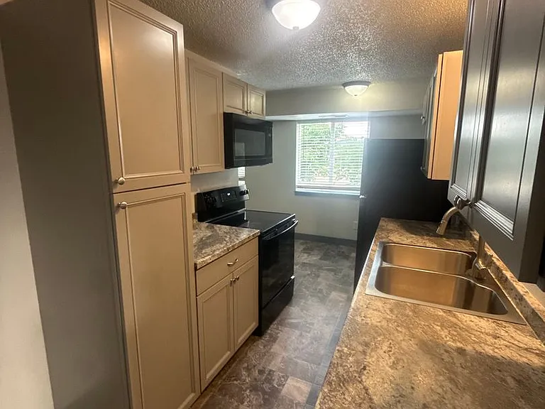 3007 E Central Ave — Photo 7