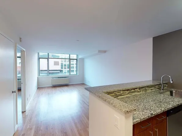 120 W. 21st image 1 of 9