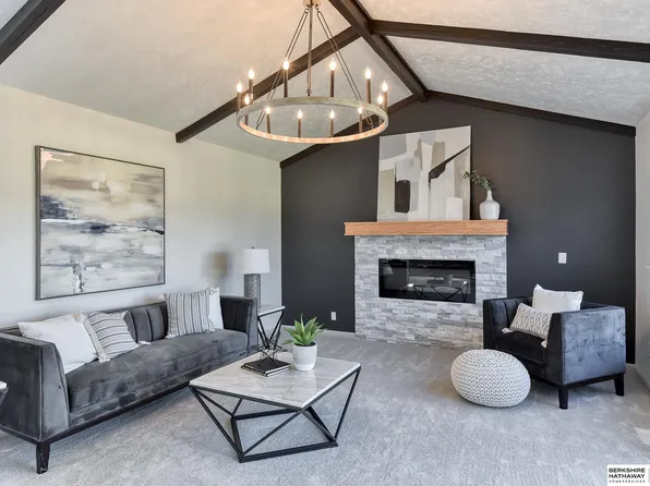 9123 O St, Omaha, NE 68127