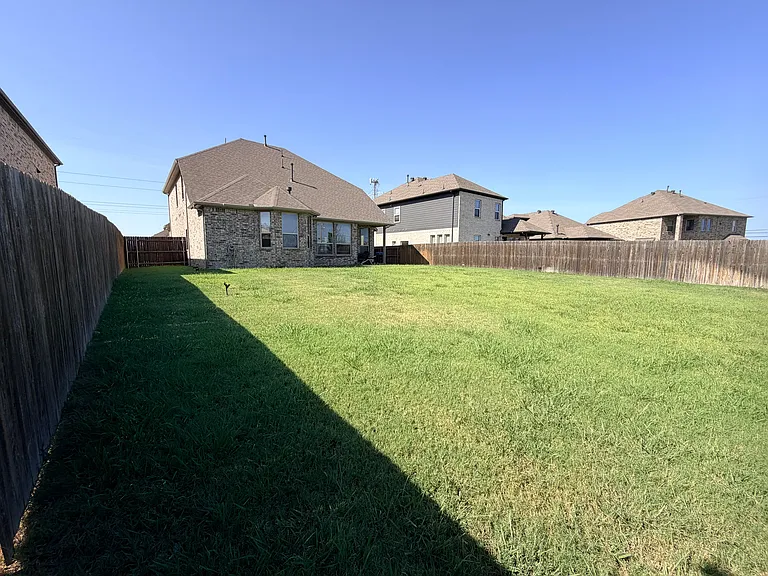 516 William Ct — Photo 40