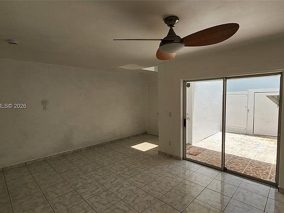5th image of 5060 Elmhurst Rd APT B