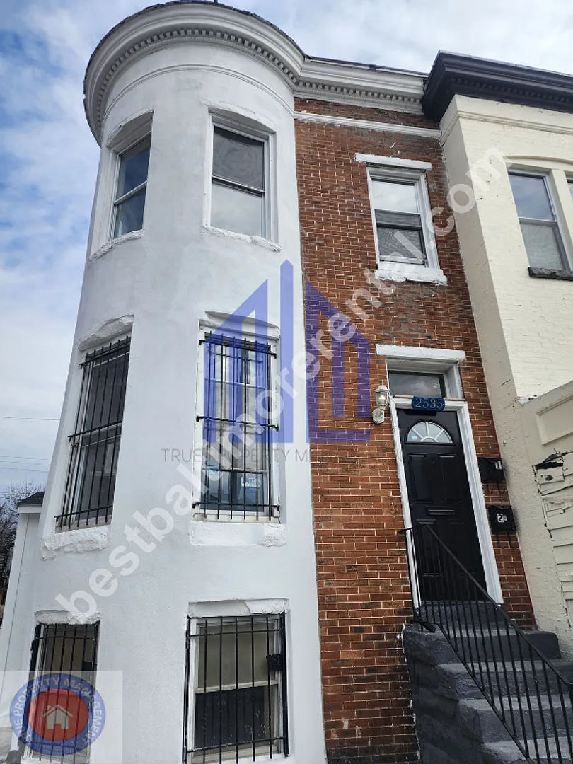2535 Greenmount Ave — Photo 1
