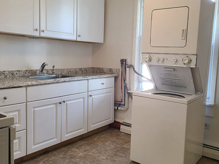 951 Hayward St #2 — Photo 3