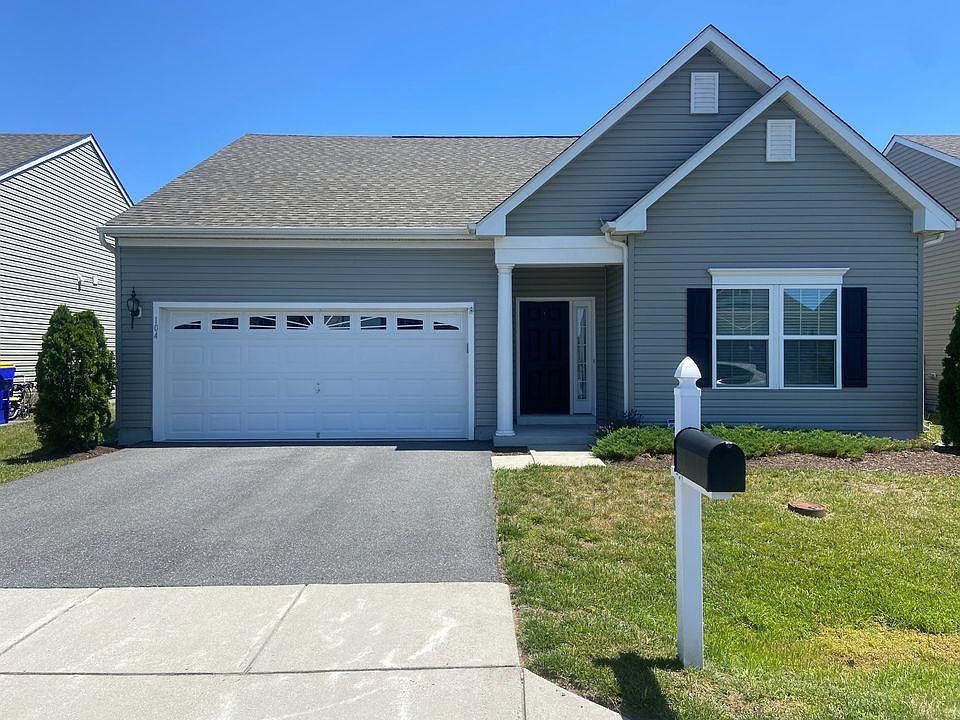 1st image of 104 Alexandreas Ct #13