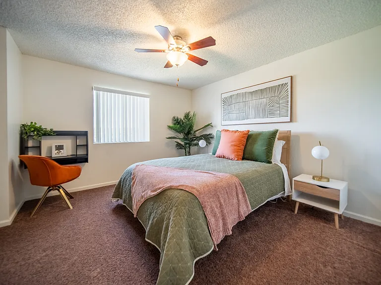 Country Club Vista Apartments — Photo 20