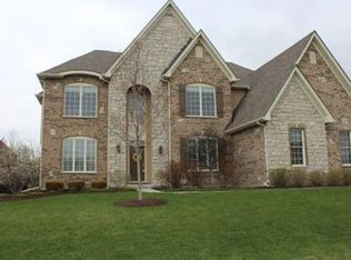 2407 Hunt Ln, Batavia, IL 60510