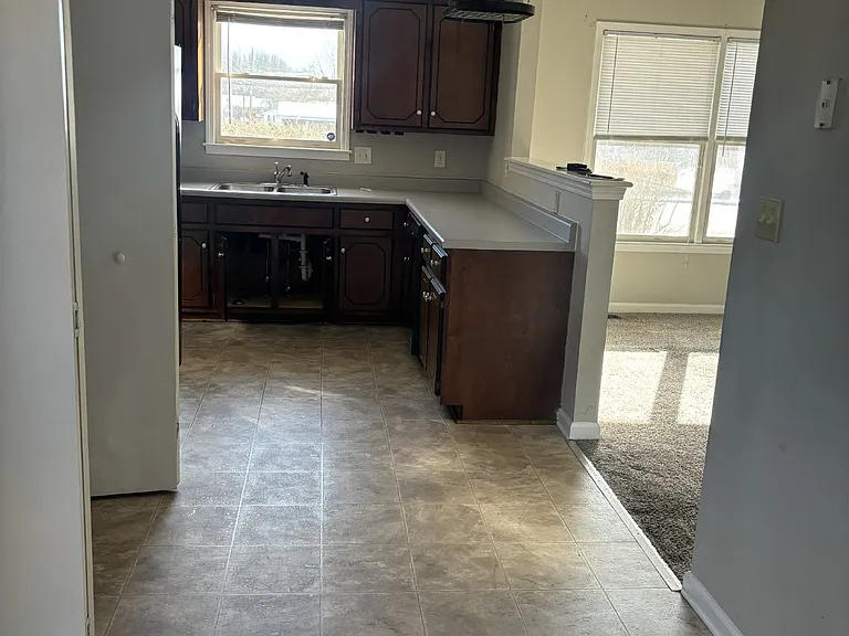 363 Donna Dr — Photo 3
