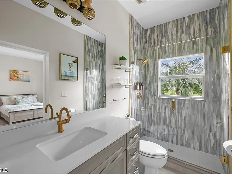 2250 SW 20th Ave — Photo 8