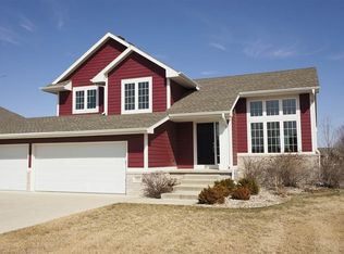 435 E Pinehurst Trl, Dakota Dunes, SD 57049