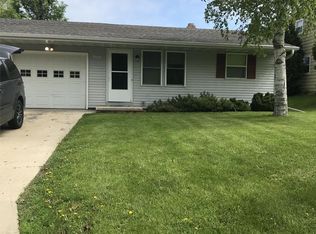 3243 Peterson Rd, Green Bay, WI 54311