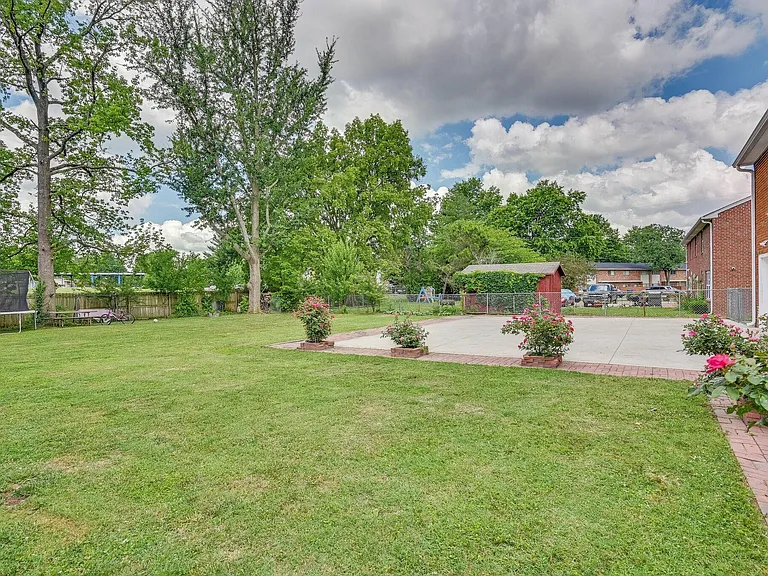 655 Harding Pl — Photo 45