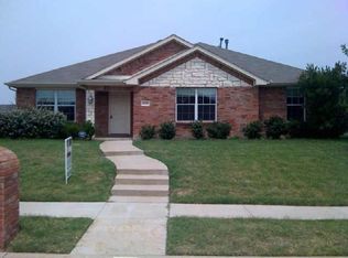 622 Rolling Meadows Dr, Lancaster, TX 75146
