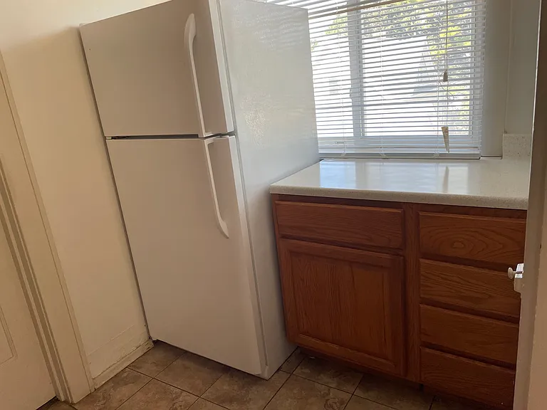 4625 S Lake Dr #5 — Photo 3