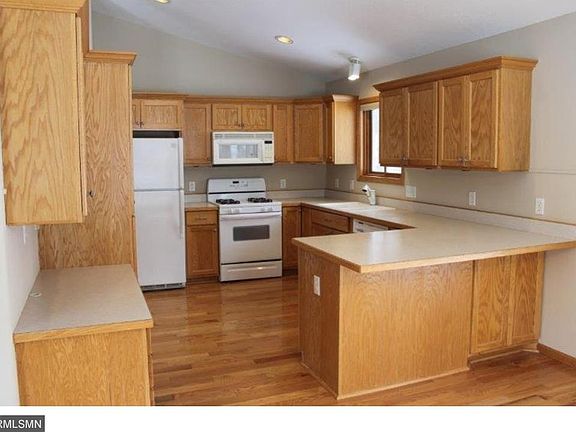 3rd image of 13743 Knollwood Dr