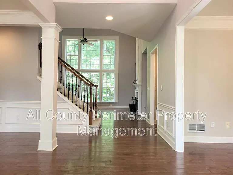 4445 Agard St — Photo 7