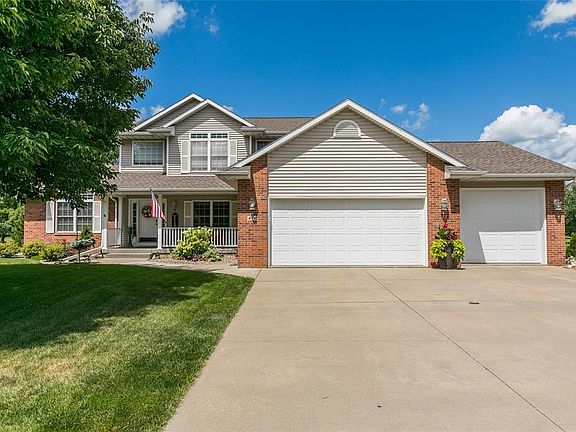 2nd image of 670 Woodland Dr