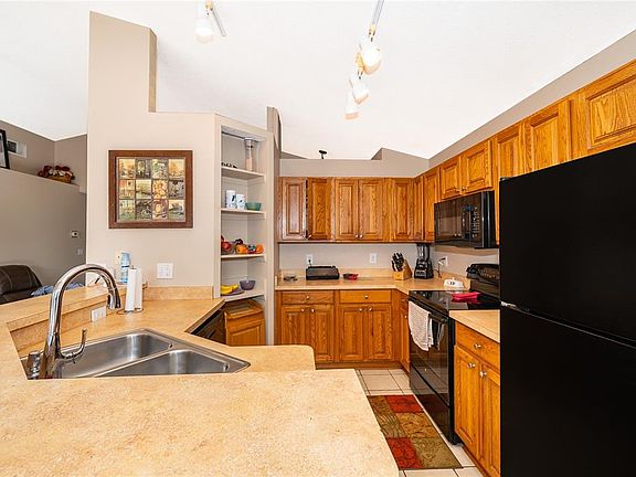 5th image of 1005 SUGARBERRY TRAIL