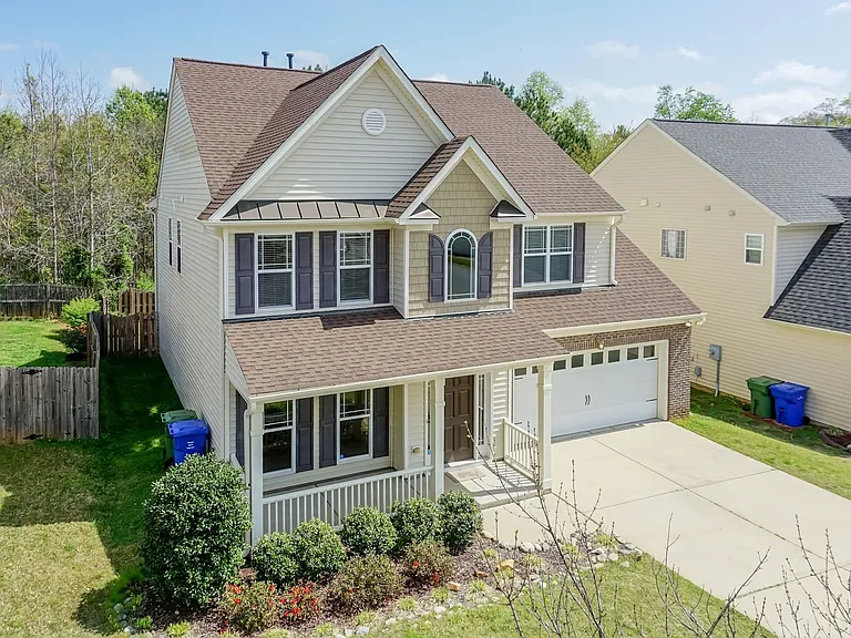 913 Steelhorse Dr — Photo 2
