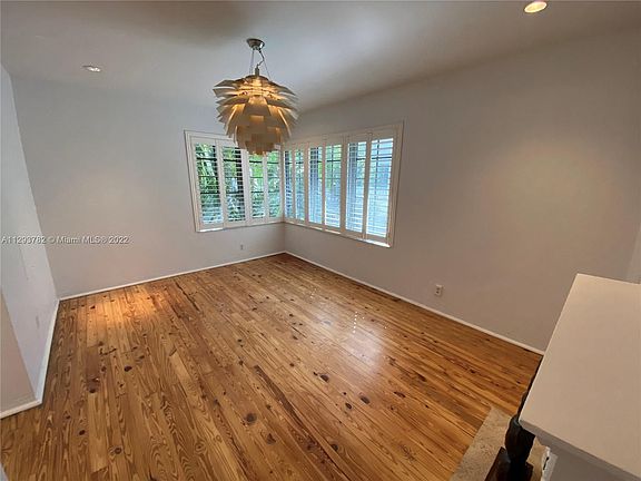 2nd image of 1056 Jefferson Ave APT 16