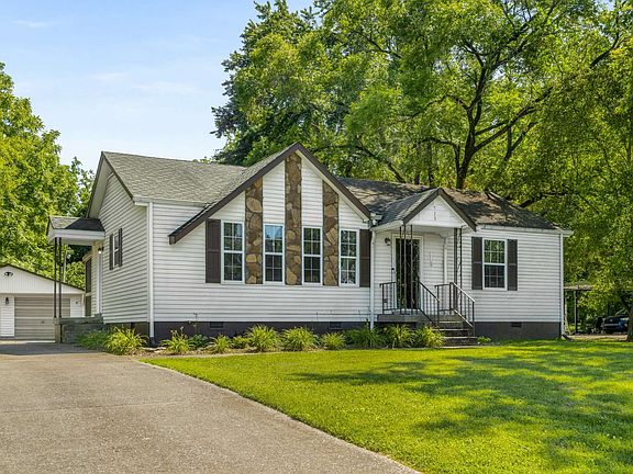 3rd image of 713 Meadowlark Dr