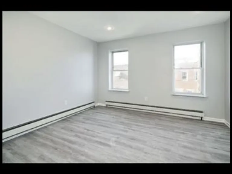 406 E Cambria St #1 — Photo 1