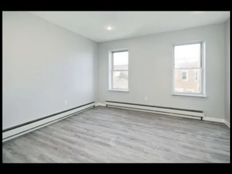 406 E Cambria St #1