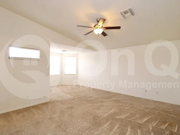 2450 E Darrel Rd — Photo 14