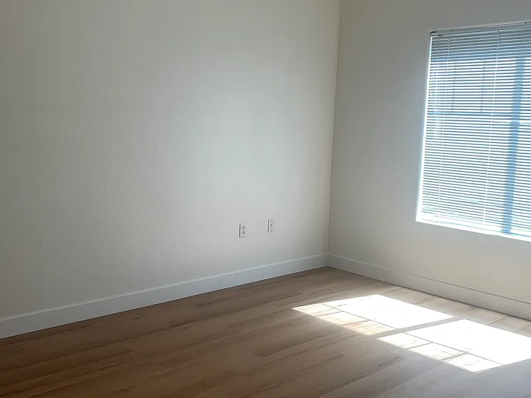 525 N Miller Rd #120 — Photo 16
