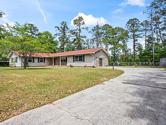 2nd image of 2548 Ramblewood Rd
