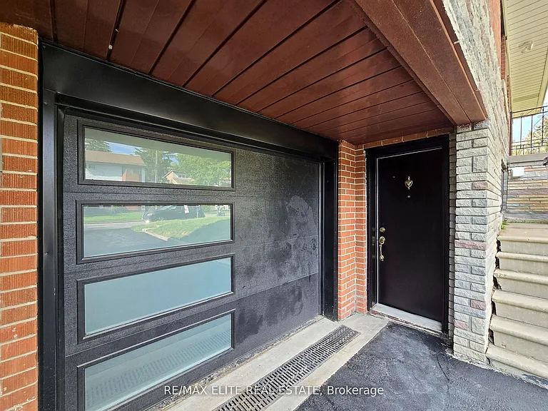 46 Wedgewood Dr #LOWER — Photo 11