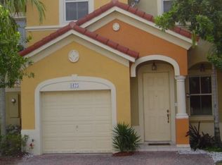 8475 SW 165th Pl, Miami, FL 33193