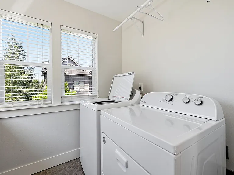 1068 SE Leonel Ln — Photo 27