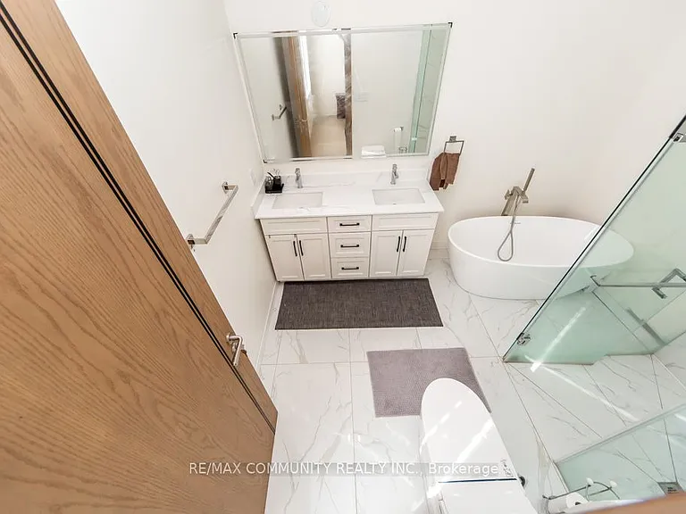475 Wilson Rd N — Photo 32