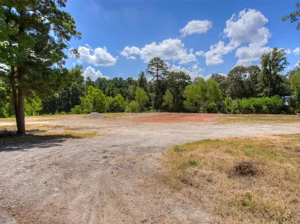 110 Allen Rd, Huntsville, TX 77320