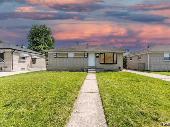 25184 Pattow St, Roseville, MI 48066