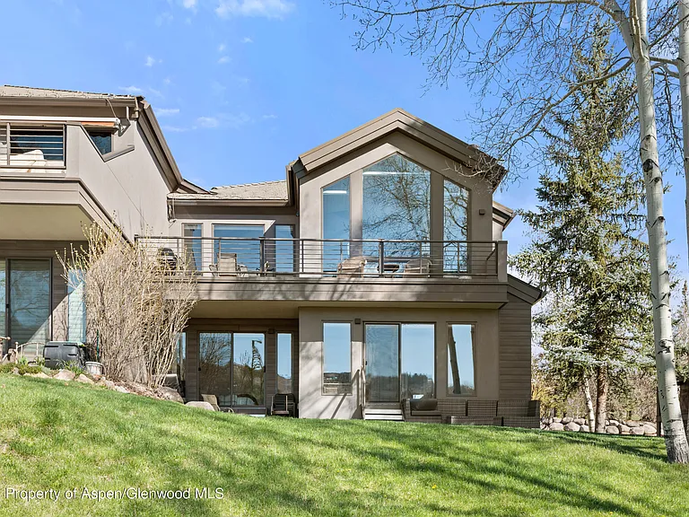 3904 Brush Creek Rd #11 — Photo 3