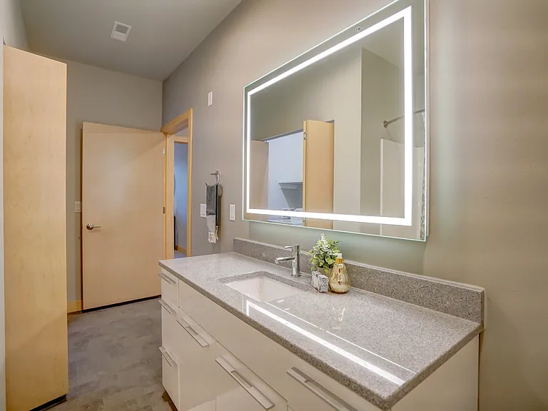 Latitude 43 — Photo 6