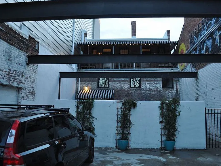 120 W Marshall St #2 — Photo 10