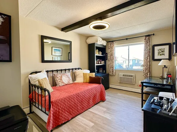 6008 Beach Front Road image 11 of 29