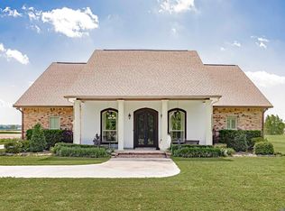 323 Silvery Ln, Port Allen, LA 70767