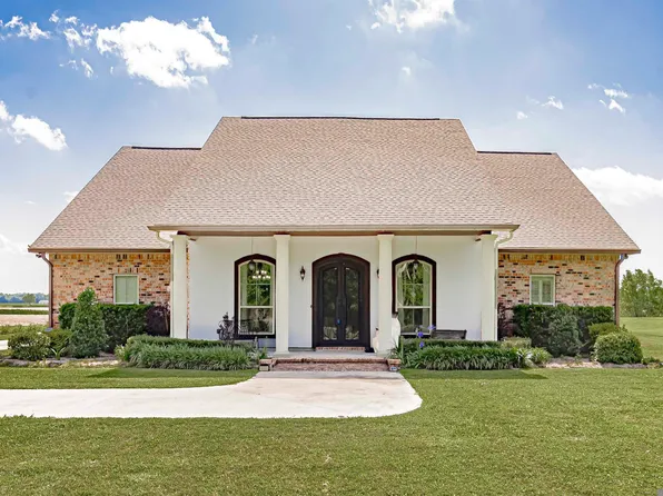 323 Silvery Ln, Port Allen, LA 70767